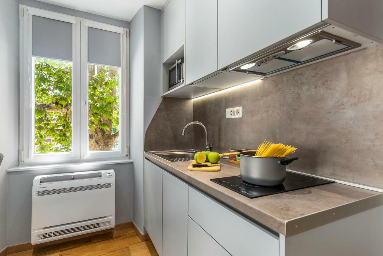 Incenter Apartments Рийека Екстериор снимка