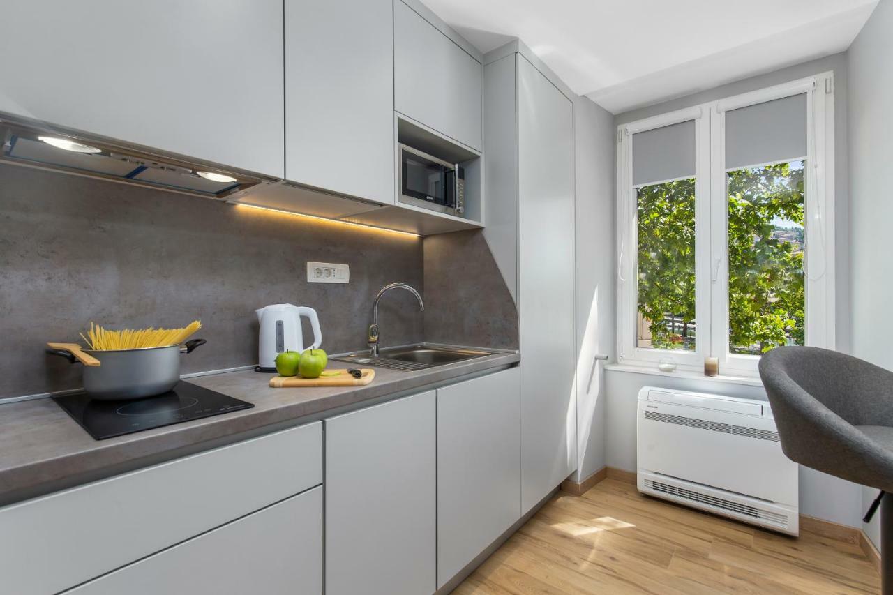 Incenter Apartments Рийека Екстериор снимка